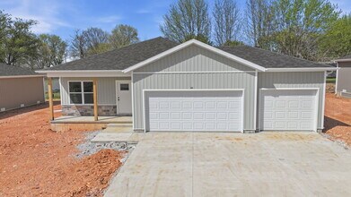 Building Photo - 44 Whitley Ln