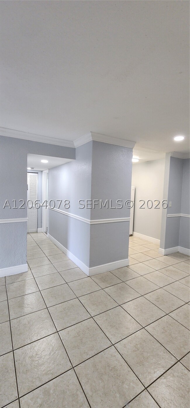 Building Photo - 9405 SW 76th St