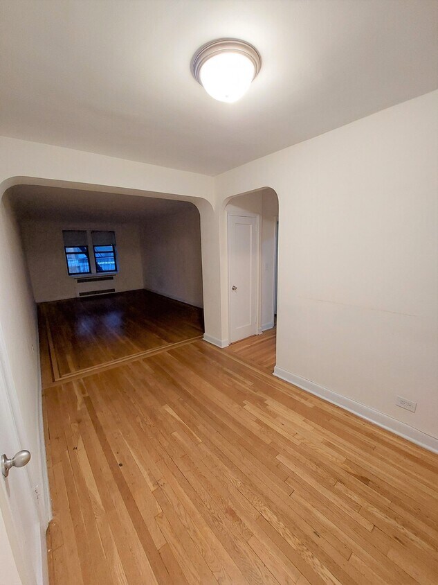 97 Queens Blvd Unit 310, Queens, NY 11374 Room for Rent in Queens, NY