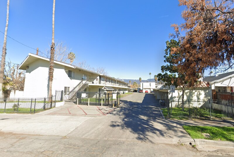 Foto principal - 280 W 8th St