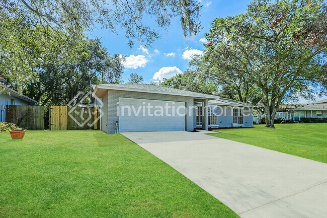 Building Photo - 403 Green Arbor Dr