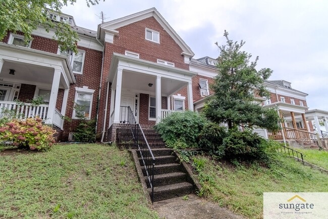 Photo - 348 E University Pkwy House