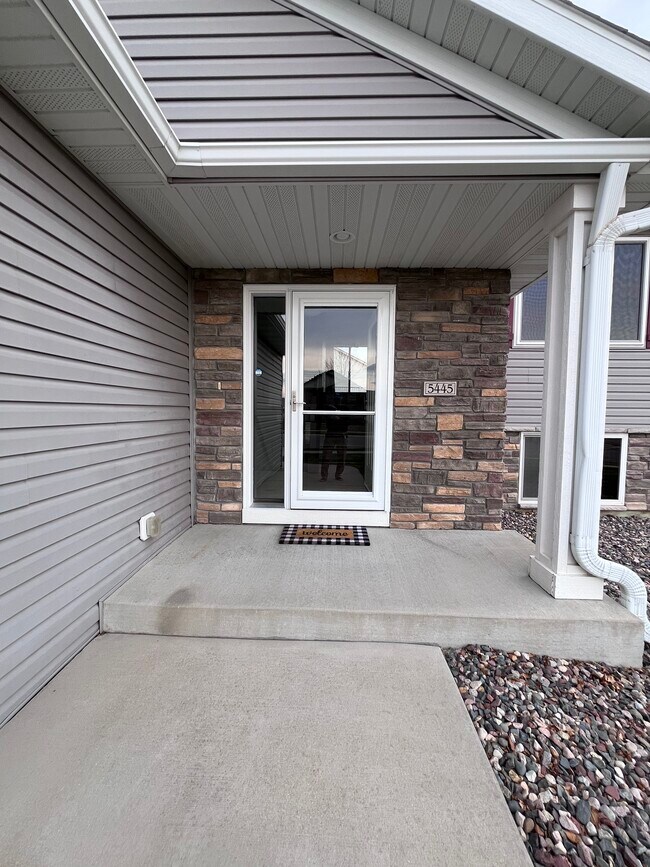 Entrada - 5445 Florence Dr NW