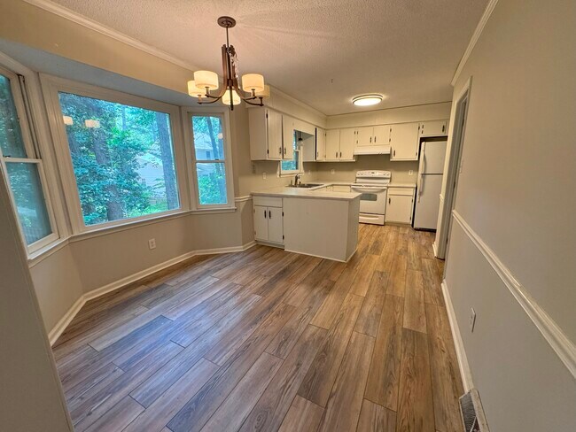 Foto del edificio - 285 High Meadow Dr