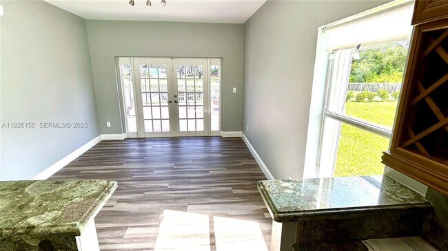 Foto del edificio - 17011 NW 13th St