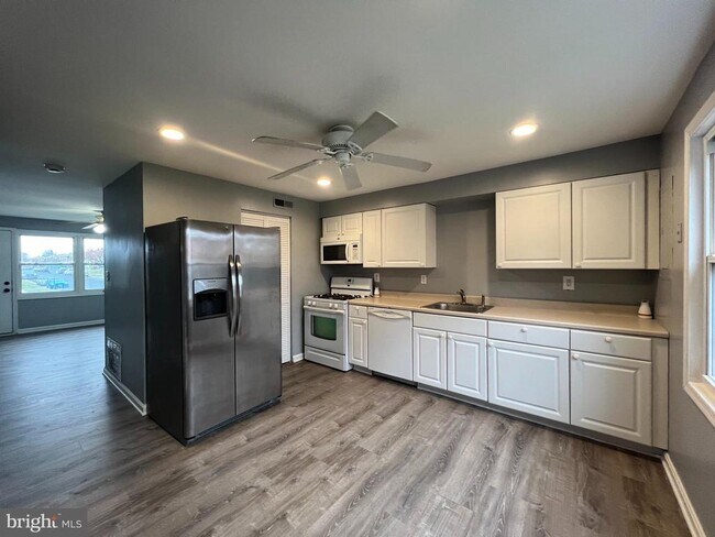 Foto del edificio - 8110 N Boundary Rd