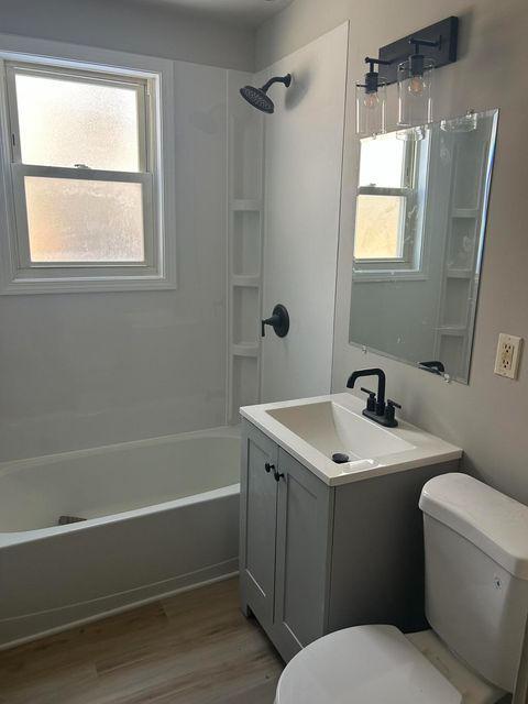 Building Photo - 253 S Greenwich St