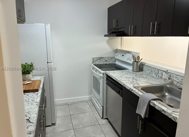Building Photo - 10801 SW 109th Ct