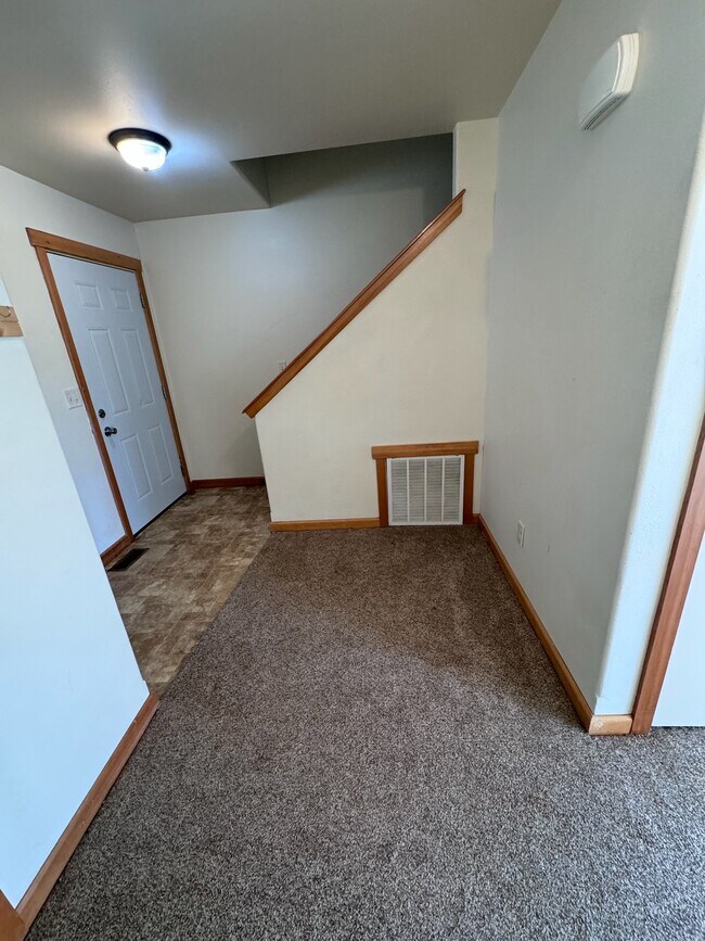 Building Photo - 376 Adeline Dr