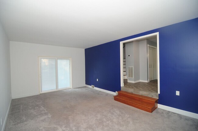 Building Photo - Nice home in quiet family neighborhood.