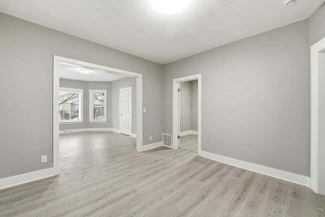 Foto del edificio - 1217 N Harding Ave