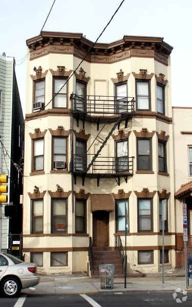 Foto del edificio - 1713 Palisade Ave