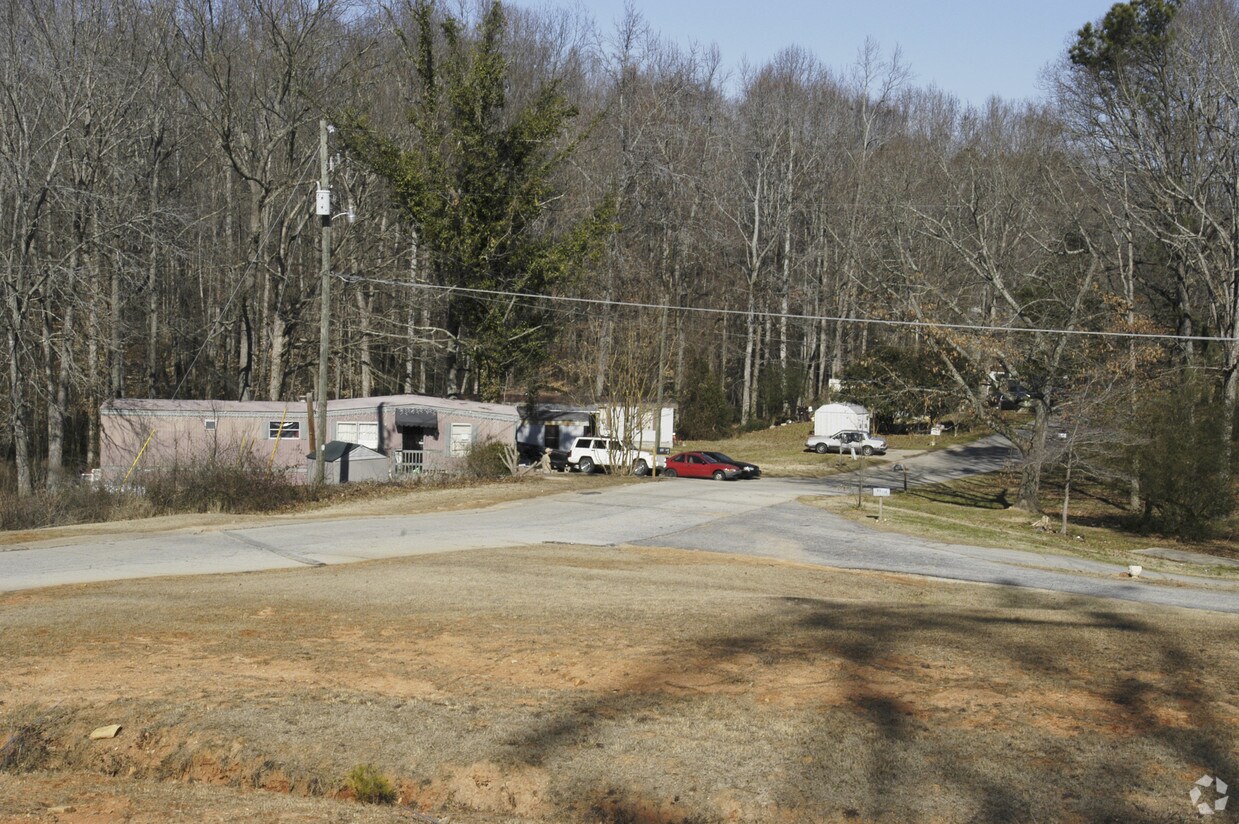 Mobil Home Park Apartments in Douglasville, GA