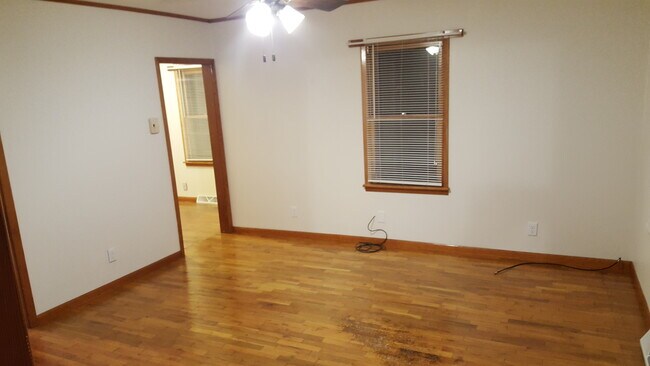 Building Photo - 614 W Martha St