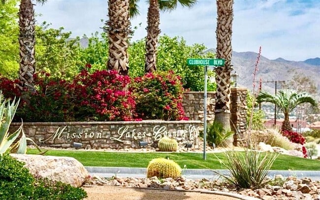 Foto del edificio - 64275 Spyglass Ave