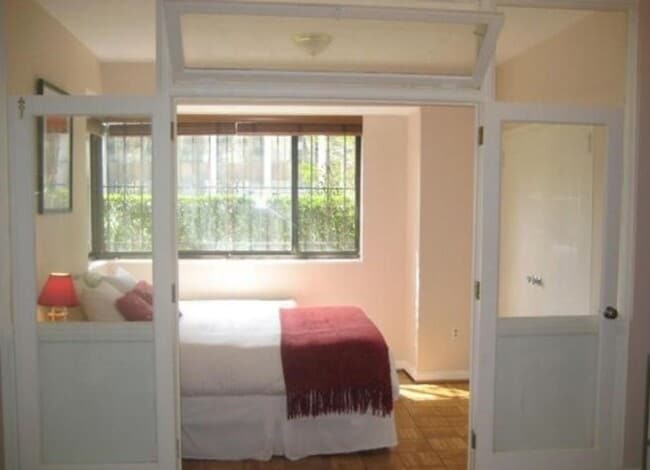 Building Photo - Spectacular Scott Circle Solarium Studio A...
