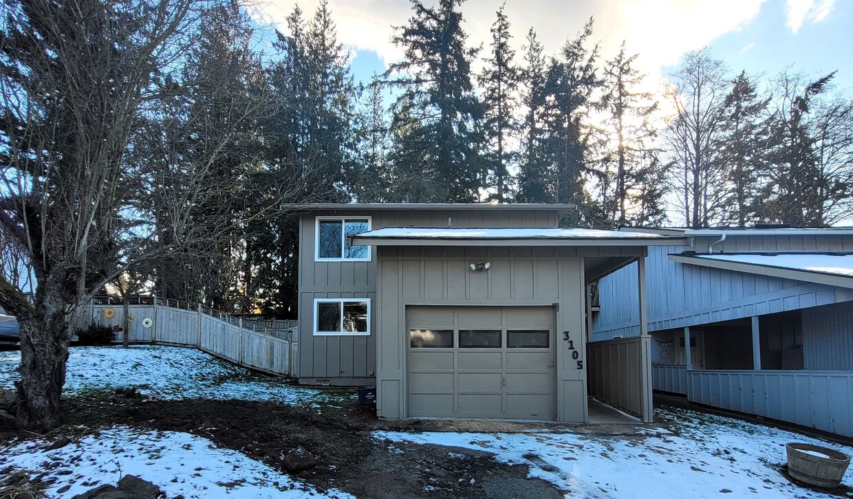 Primary Photo - Updated 3 Bedroom with Cozy wood stove - F...