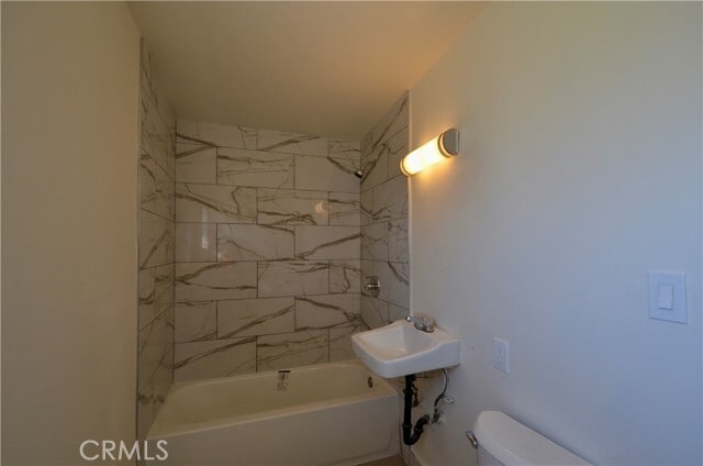 Building Photo - 5147 Canoga St