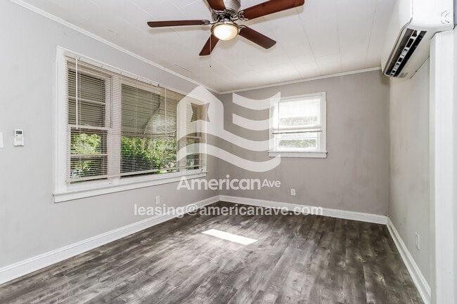 Building Photo - 507 S D Ave