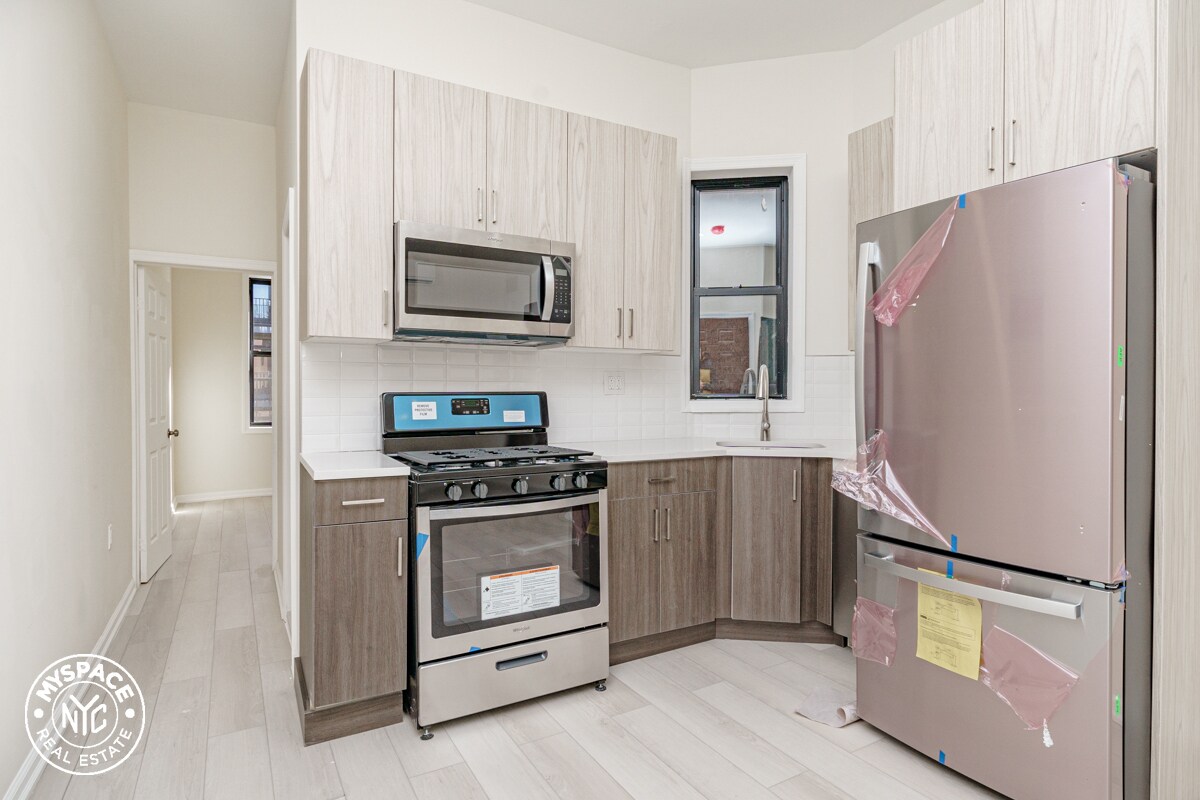 696 Hancock St Unit 3R, Brooklyn, NY 11233 Room for Rent in Brooklyn