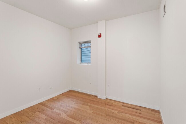 Foto del edificio - 526 S 13th St