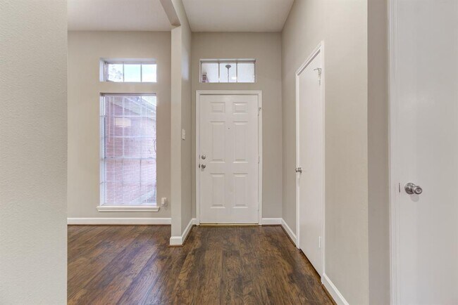Foto del edificio - 24015 Ayscough Ln