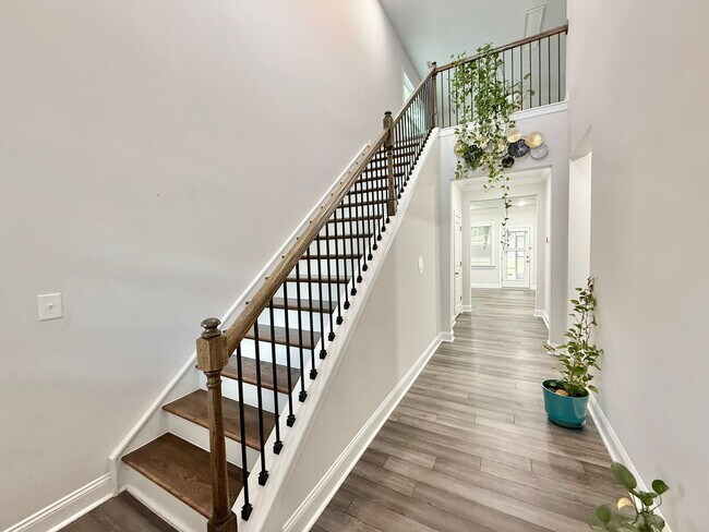 Foto del edificio - Incredible 4BD, 3BA Raleigh Home in the De...