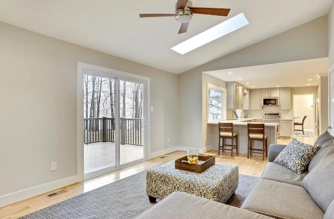 Building Photo - 705 Symphony Woods Dr
