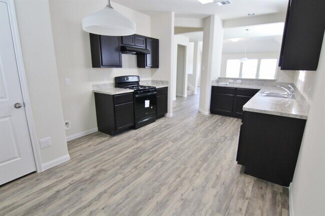 Building Photo - 38 Santa Barbara Dr