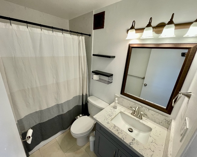 Building Photo - 5122 Likini St