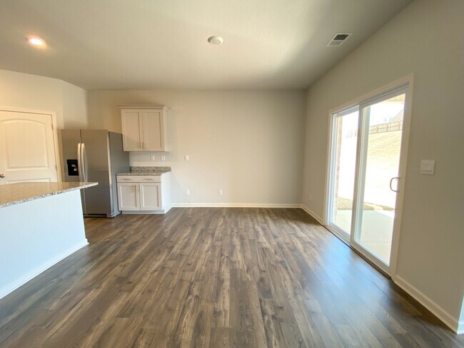 Foto del edificio - 4 bedroom, 2 bath in Munford built in 2023