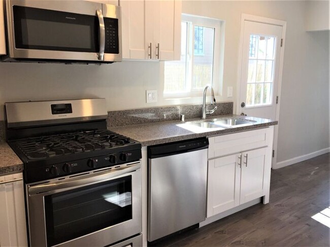 Building Photo - Updated home in Logan Heights!