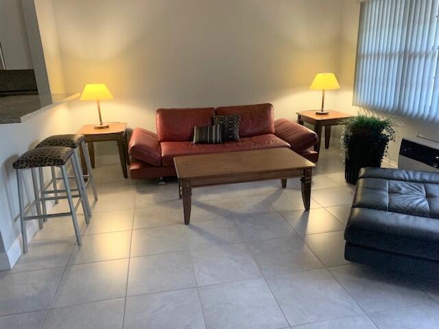 Foto del edificio - 4 Ventnor Dr