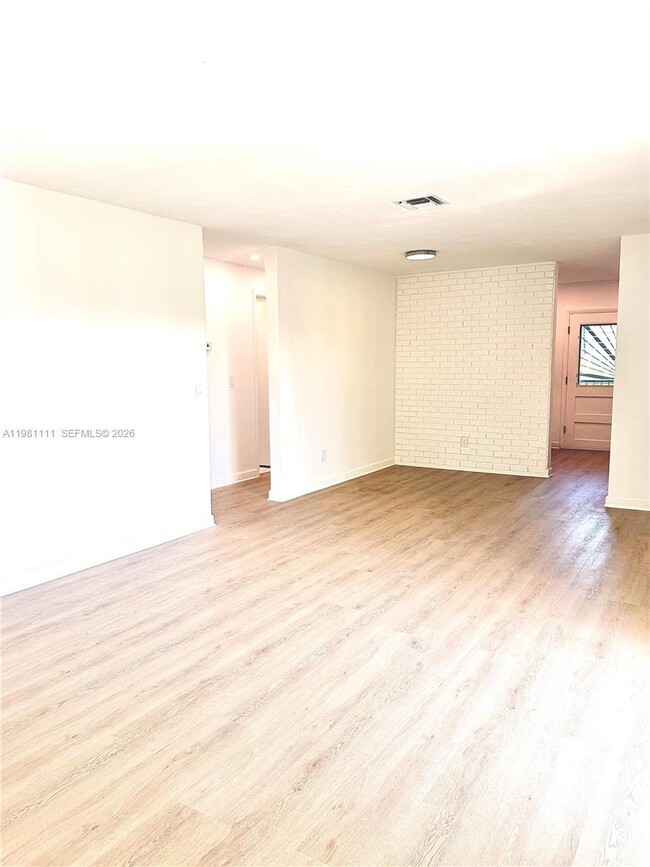 Building Photo - 6815 Edgewater Dr