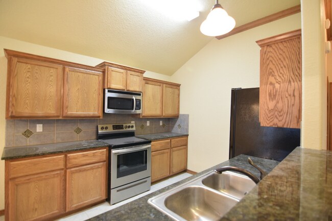 Foto del edificio - 4008 Salt Fork Dr