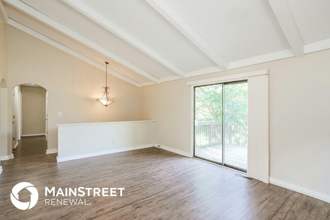 Building Photo - 332 S Kendall Ave