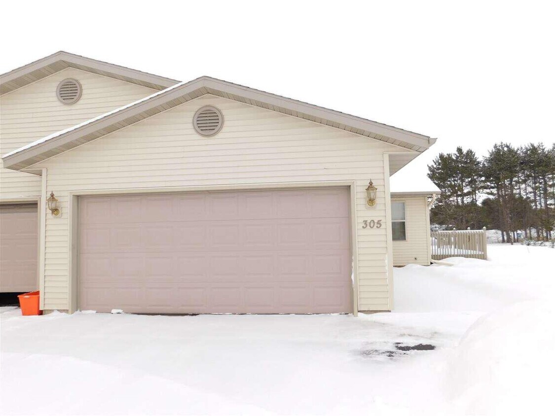 305 Gaylee Ave, Rothschild, WI 54474 Townhome Rentals in Rothschild