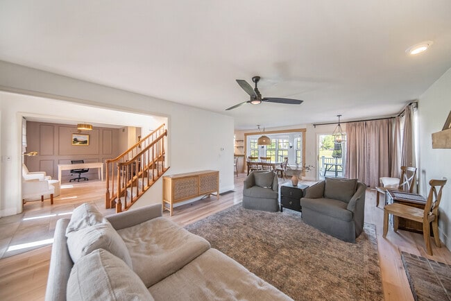 Photo - 403 Pembroke- House