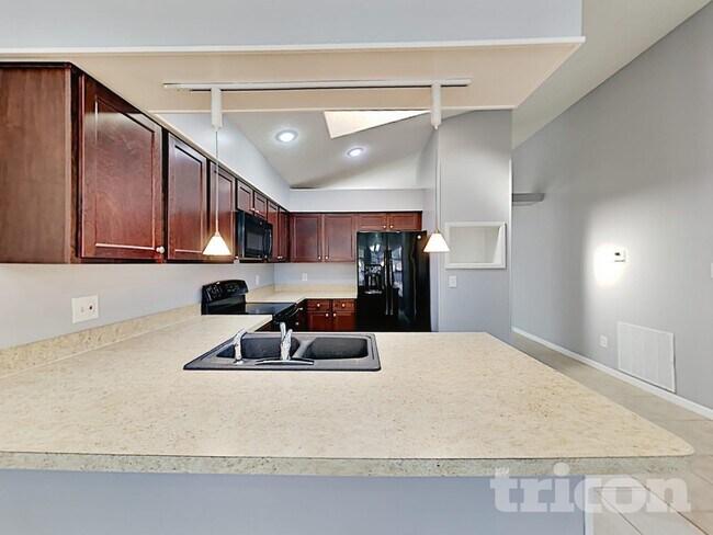 Foto del edificio - 4729 Suntree Blvd