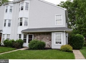 Building Photo - 1015 Hopkins Ct