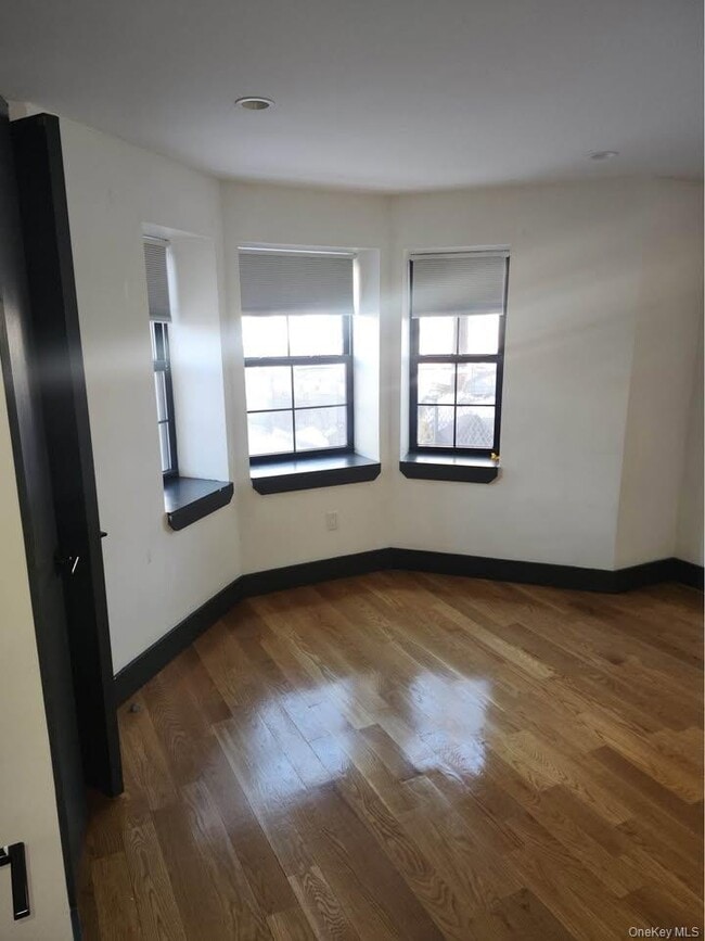 Building Photo - 1130 39th St