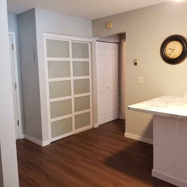 kitchen and front close - 10750 Rockford Rd