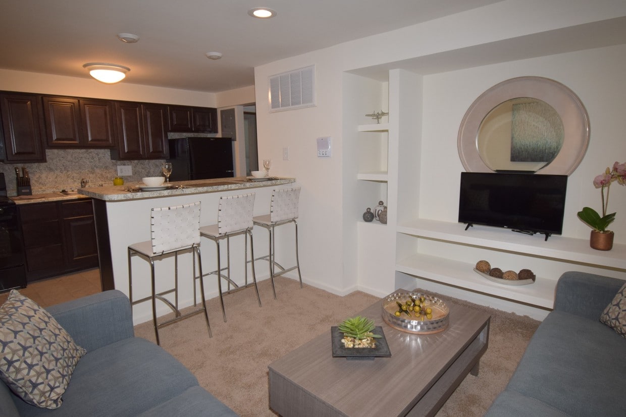 Park Crescent Apartments in Baltimore, MD