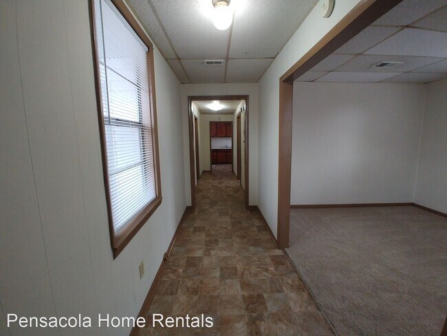 Building Photo - 2 br, 1 bath House - 1008 N. 6th Ave.