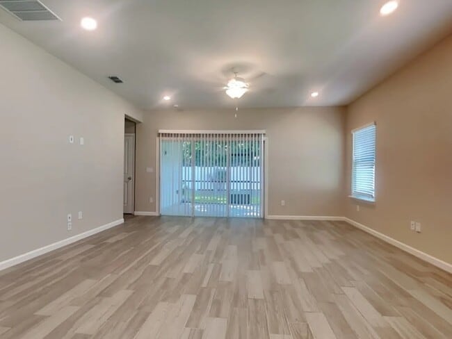 Building Photo - 16541 Oyster Creek Rd