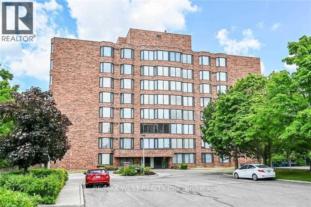 Primary Photo - 200-200 Limeridge Rd W