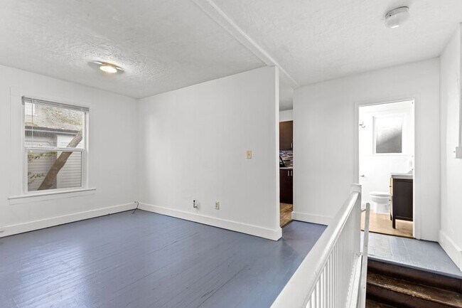 Foto del edificio - 2466 NW Vaughn St