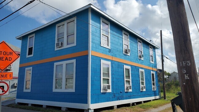 Foto del edificio - 3828 Seawall Blvd