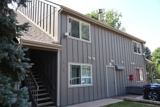 Building Photo - 809 E Drake Rd