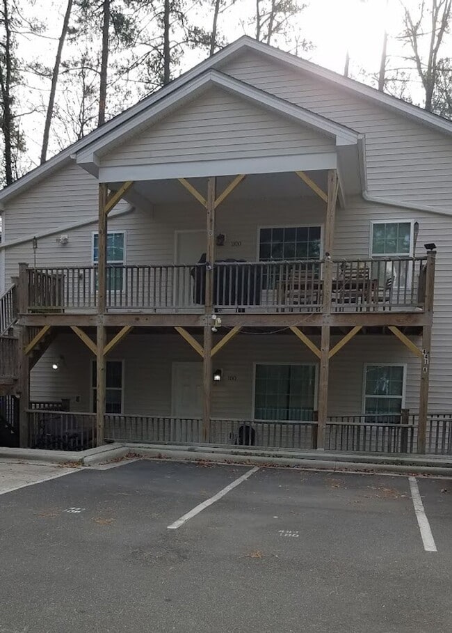 Building Photo - 441 McCauley St